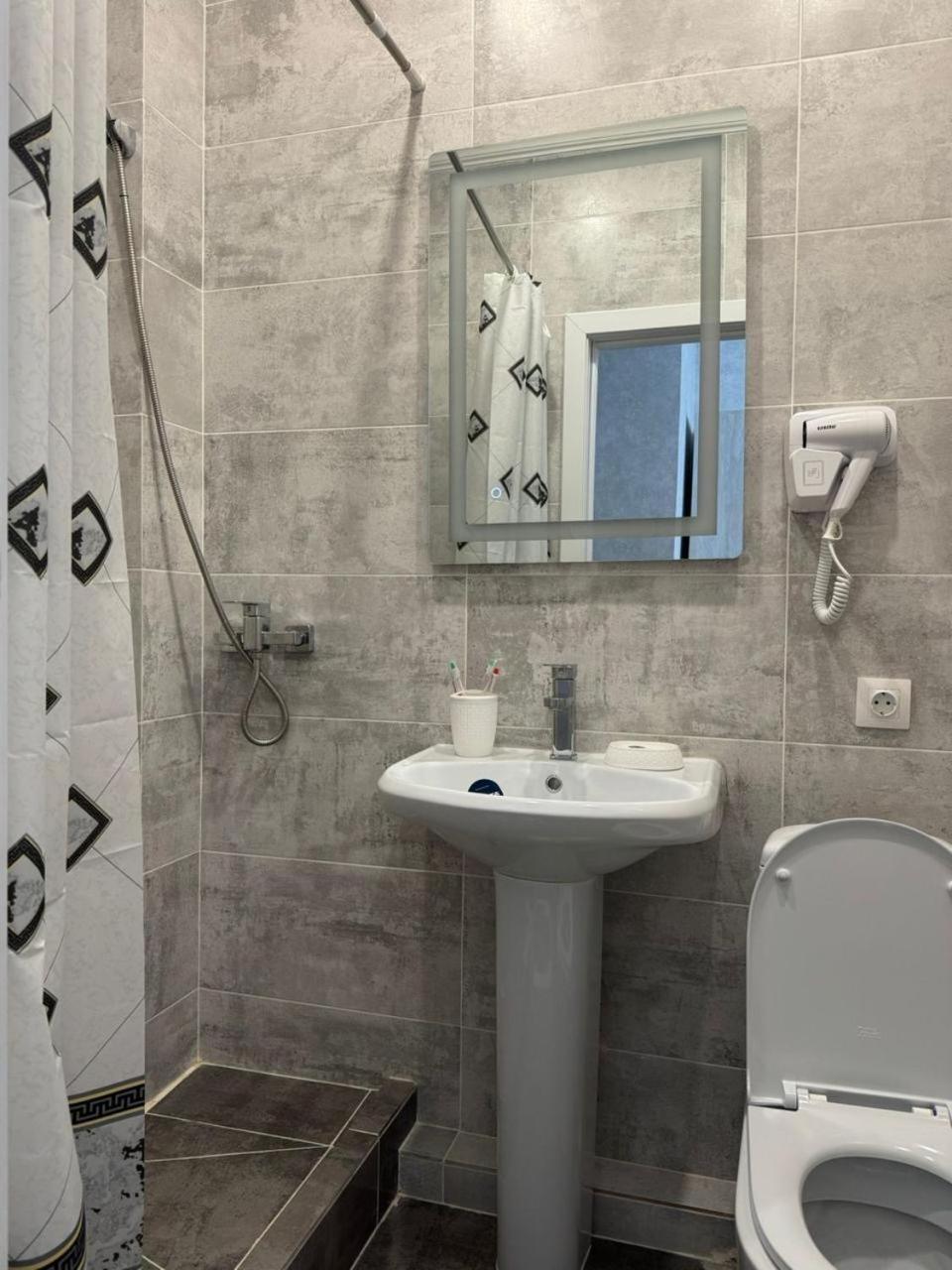 Rose Art Hotel Astana Luaran gambar