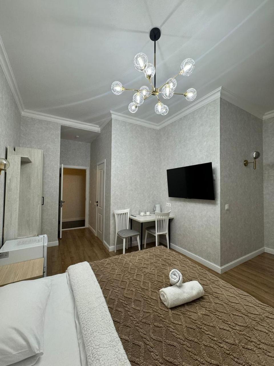 Rose Art Hotel Astana Luaran gambar